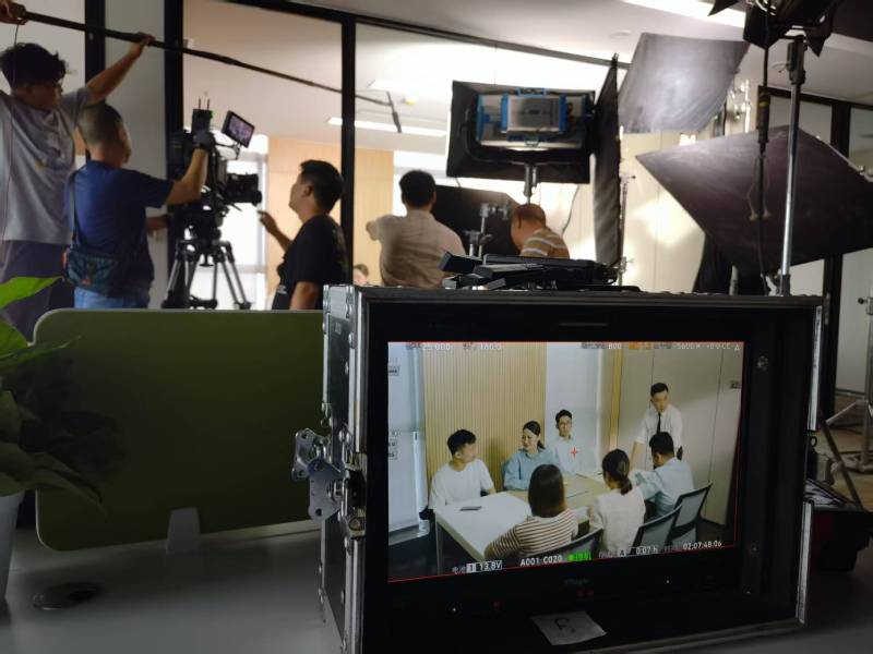 邳州市TVC拍摄公司：科技产品视觉化大师，诠释未来感与功能美学